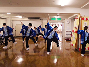 本館集団リハ（お祭り1）です